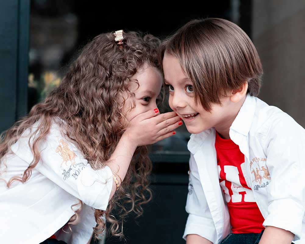 niños hablando